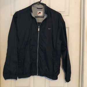 Nike lightweight wind breaker